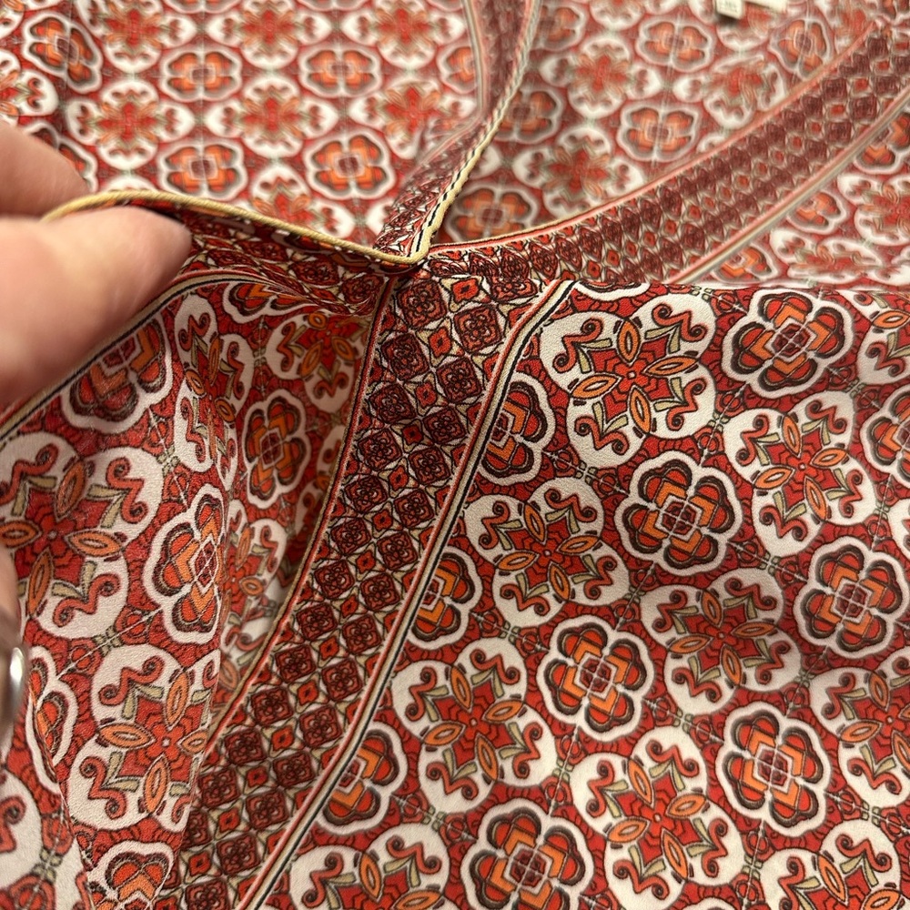 Beautiful bohemian pattern ladies shirt… Beautiful color and pattern size large - Picture 5 of 9